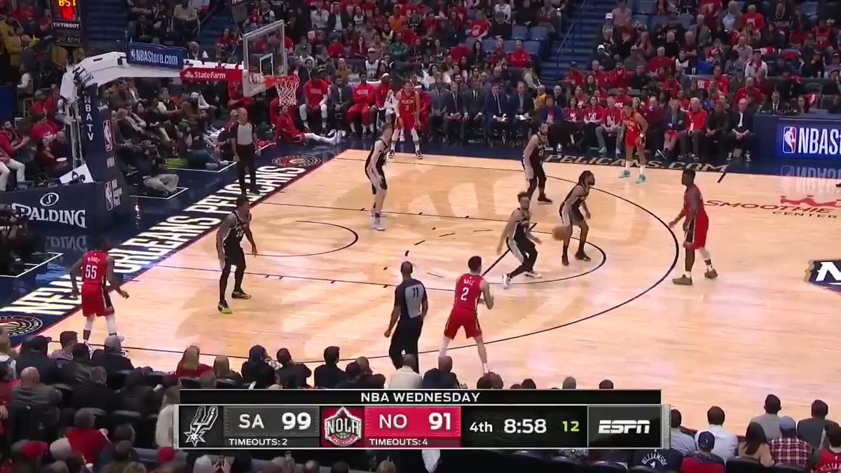 RT @NBAW0RLD24: Throwback to when Zion Williamson scored 17 STRAIGHT 4th Quarter PTS in his NBA debut.

https://t.co/z7m9AXR0CX