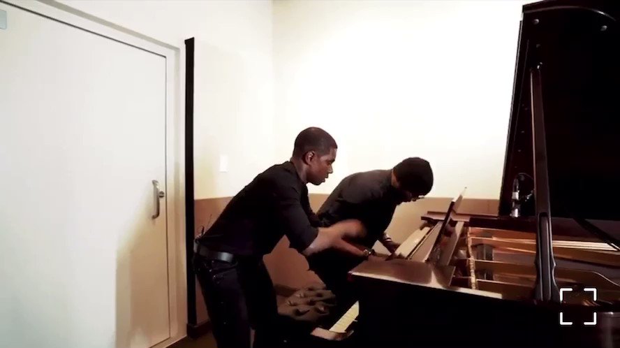 kirk franklin has done it again https://t.co/yflLL31T5v