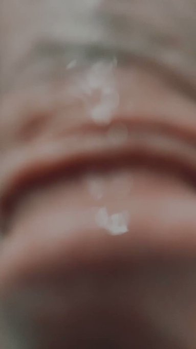 We online, wet guys??https://t.co/3E3wVdP5r2 https://t.co/l36JCyI68n