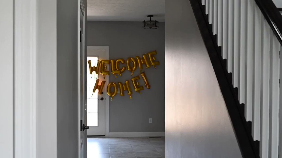 James Connerโs mom was emotional after he surprised her with a new house ๐ @steelers
(via @JamesConner_)
https://t.co/y591H3uIa9