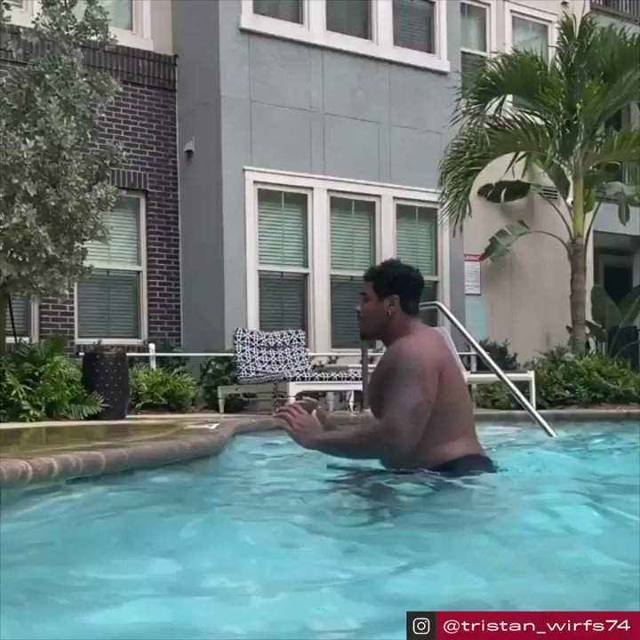 Bucs' first-round pick Tristan Wirfs showing off that crazy athletic ability ๐ฑ
(via @TristanWirfs74, h/t @Buccaneers)
https://t.co/CNuw8TKaB0