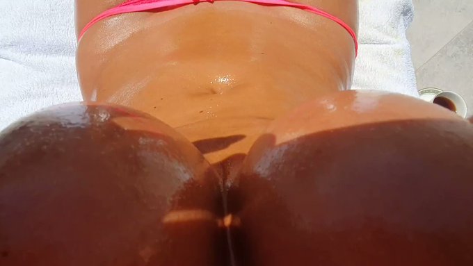 Good morning from Marbella!!!!!! ❤❤😈😈😈🇪🇸
Got all my oil all my toys todays gunna be a good day ❤ https://t