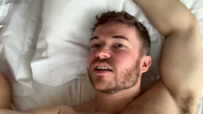 Should I invite him back ? https://t.co/Epu4MZFmWC