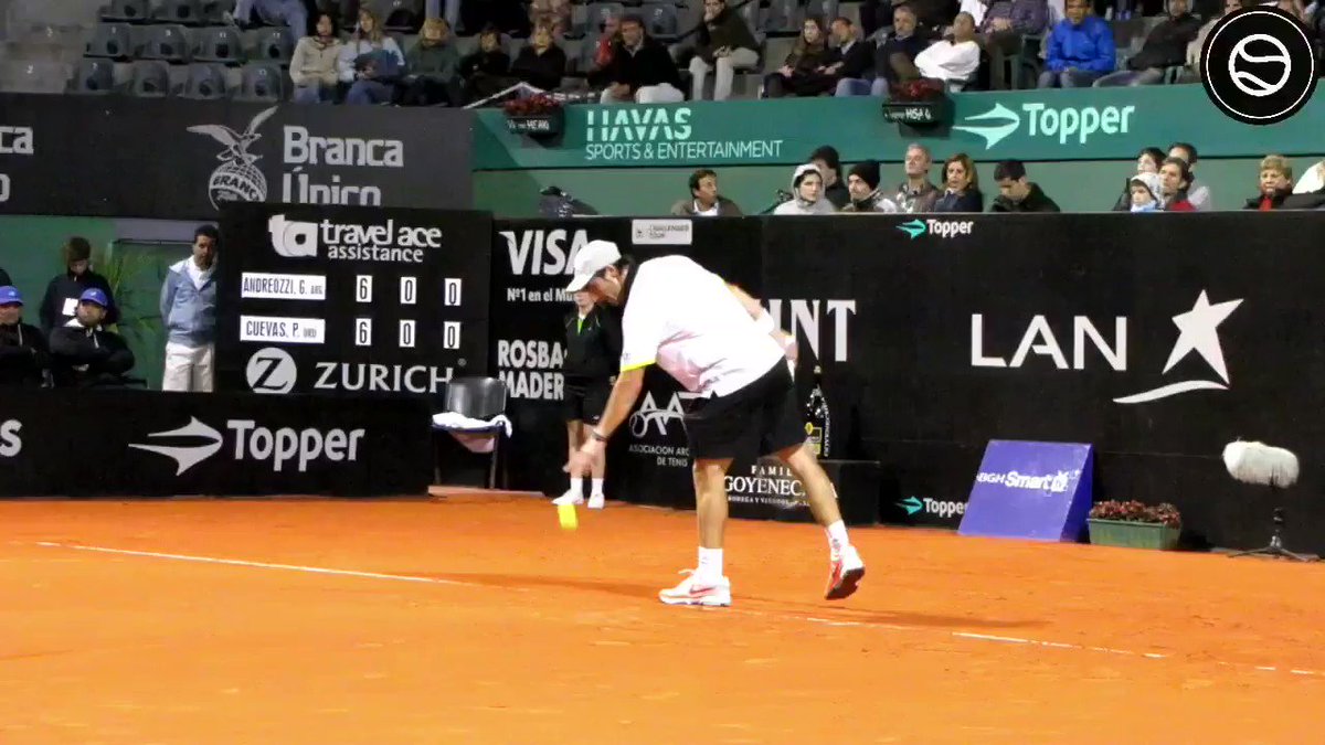Rambo 🇺🇾 @PabloCuevas22 peleando a capa y espada en la Trinchera. Dale que falta poco viejooooooooo
#pablocuevas #latrinchera #dalerambooooo https://t.co/yORdK1nlUA