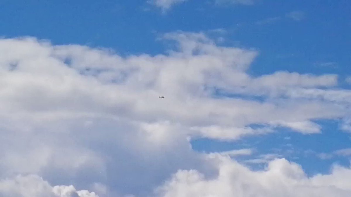 Näin lentää #Rajavartiolaitos käytössä oleva miehittämätön ilma-alus eli #Schiebel #Camcopter S-100. Kyseessä oli demolento @Merivartiosto'n Porkkalan merivartioaseman edustalla. #UAS #drone #RPAS #Rajavartiolaitos #turpo https://t.co/NskYGV9Rcm
