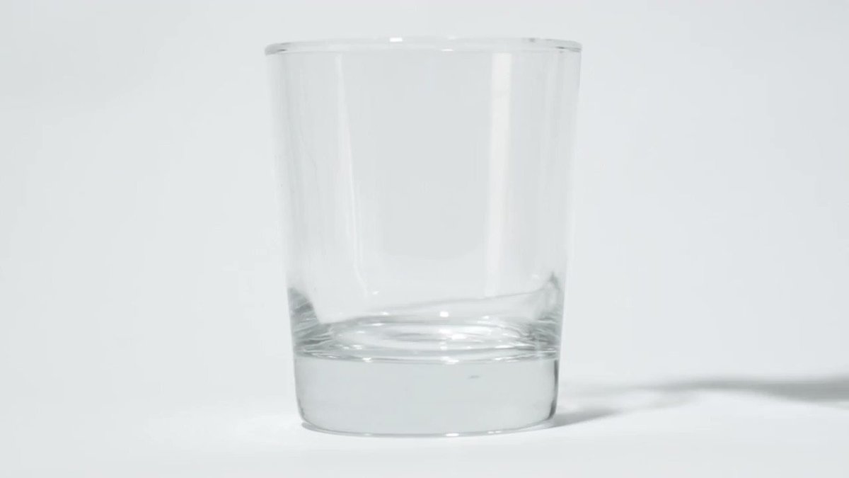 Ne dites plus l'eau c'est la vie, dites plutôt #Swissta c'est la vie !💦🌊
#SwisstaRDC #SeRefraichirEnTouteConfiance #ToujoursaVosCotes #eau #Drinking #water #drink #DRCongo #RDCongo #MondayMotivation #Kinshasa https://t.co/wKCaFZIxpv