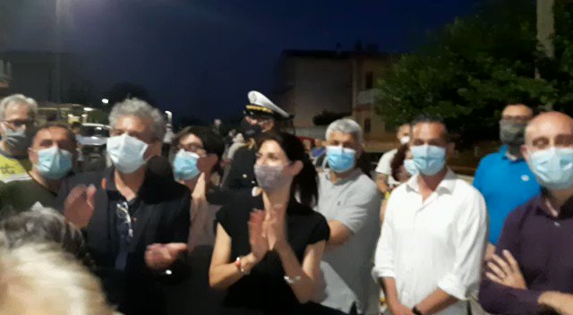 Virginia Raggi (@virginiaraggi) on Twitter photo 2020-07-09 19:46:03 Sono in via Pomigliano DArco, nel Municipio VI zona est della città. Qui non cera illuminazione pubblica da 40 anni. I residenti chiedevano un intervento. Questa sera abbiamo festeggiato insieme e acceso le nuovi luci. Sono in via Pomigliano DArco, nel Municipio VI zona est della città. Qui non cera illuminazione pubblica da 40 anni. I residenti chiedevano un intervento. Questa sera abbiamo festeggiato insieme e acceso le nuovi luci.