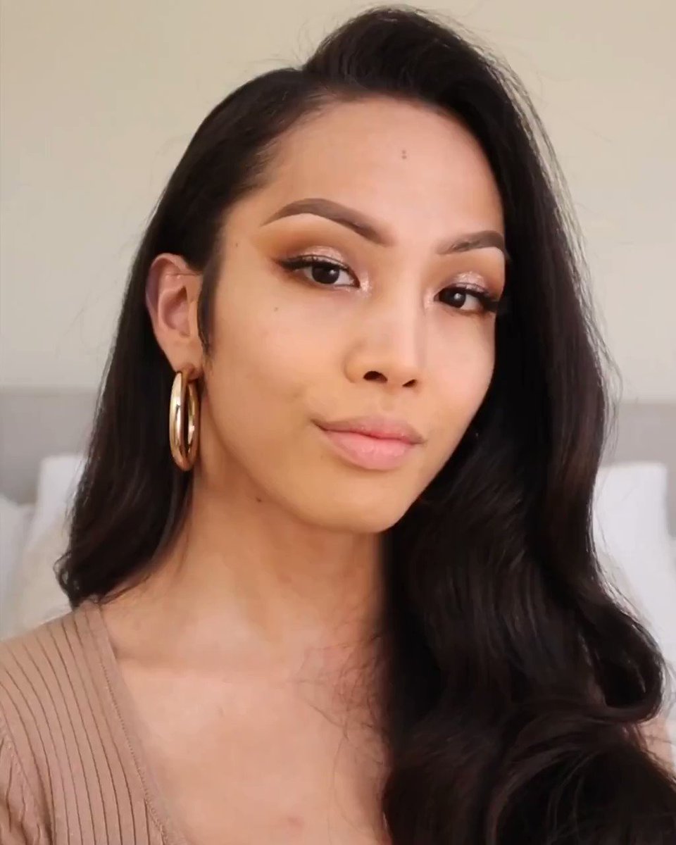 Video meeting? Video date? Walking to the kitchen? @hudabeauty’s #FauxFilter Full Coverage Matte Foundation’s full-coverage, cream formula has ultra-refined pigments to smooth and blur for a flawless, airbrushed look. Drop a 🙋🏽♀️🙋🏿♀️🙋🏼♂️ if you need it. https://t.co/yBwHdSW3ZX https://t.co/MHIQD9S8WG