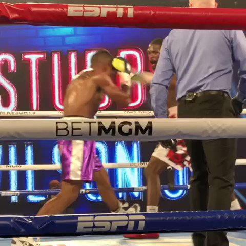 Middleweights are off and swinging 👀
Donte Stubbs floors Fred Wilson Jr., as the fireworks are coming early tonight in Las Vegas.
#TakamForrest | LIVE on ESPN https://t.co/R4lZE4u7RY