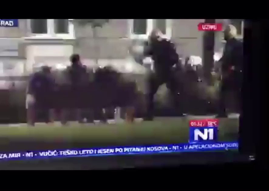 j8a (@cartierblade) on Twitter photo 2020-07-10 00:29:29 Protestors are literally just sitting on a bench and theyre Beating them?? U cant make this shit up Protestors are literally just sitting on a bench and theyre Beating them?? U cant make this shit up