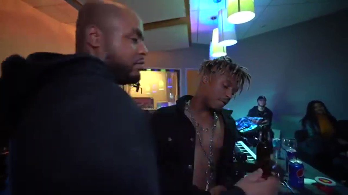 Hurt CoPain (@SaeedDiCaprio) on Twitter photo 2020-07-11 12:25:38 Juice Wrld can freestyle about any object you put infront of him π€― Juice Wrld can freestyle about any object you put infront of him π€―