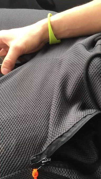 Joven curioso de 26 a?os https://t.co/igiyCxTV9M