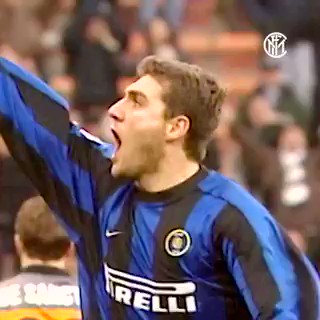 🎂| ¡FELIZ CUMPLEAÑOS!
¡Lo mejor de lo mejor para nuestro ex delantero @vieri_bobo! ⚫🔵
¿Recuerdas algún gol de Bobo visitiendo los colores nerazzurri!? ⚽👇 https://t.co/KZbwqPlpUn