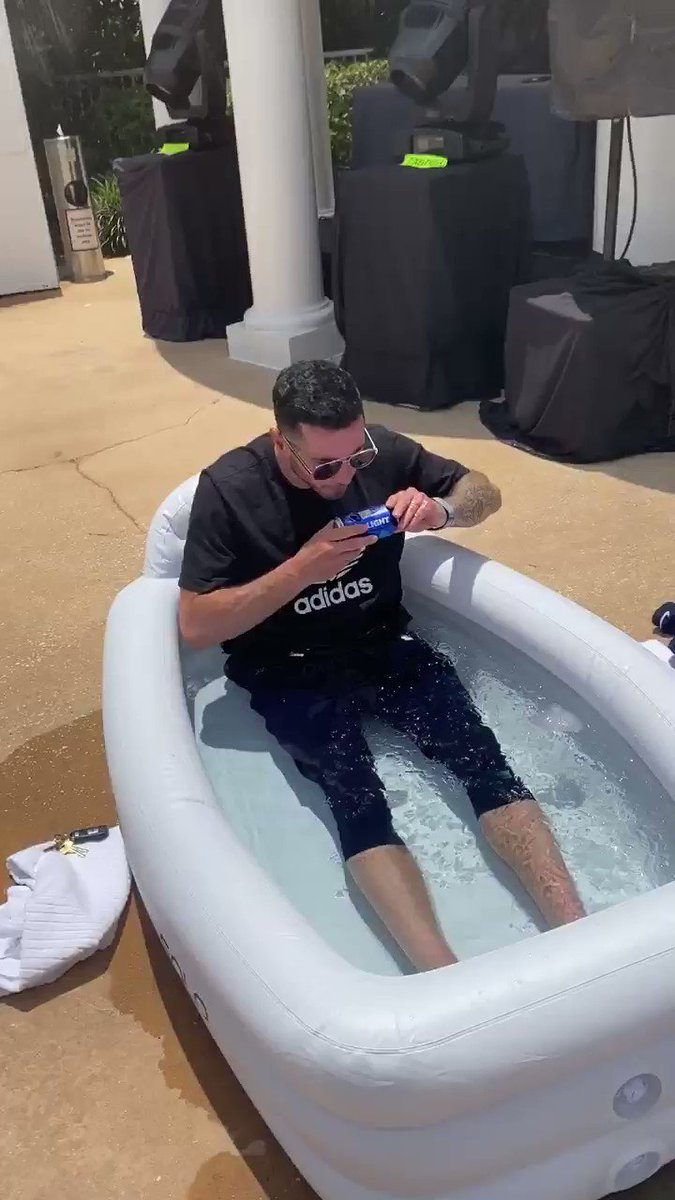 JJ Redick (@jj_redick) on Twitter photo 13/07/2020 02:20:49 Sorry meant to post this earlier. Multitasking post practice. @budlight @NBABubbleLife Sorry meant to post this earlier. Multitasking post practice. @budlight @NBABubbleLife