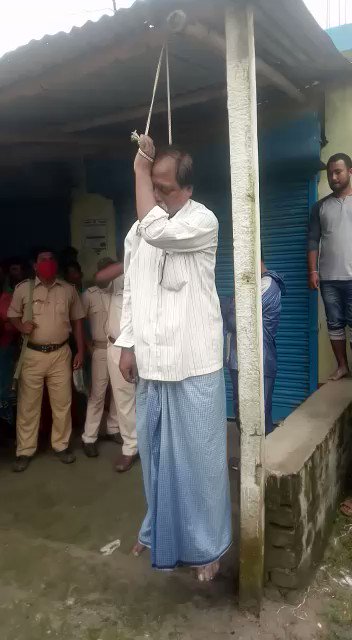 Body of Shri Debendra Nath Ray, BJP MLA from Hemtabad, a reserved seat, in Uttar Dinajpur, was found hanging like this in Bindal, near his village home. People are of the clear opinion that he was first killed & then hung.
His crime? He joined the BJP in 2019.
Om Shanti. https://t.co/Zqbh1BZZIq