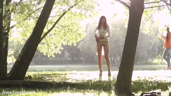 Fireflies, sun and Jeny Smith in a slit skirt to her naked pussy
#upskirt #jenysmith #publicflashing