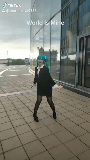 コスプレイヤーSaya ScarletのTwitter動画52