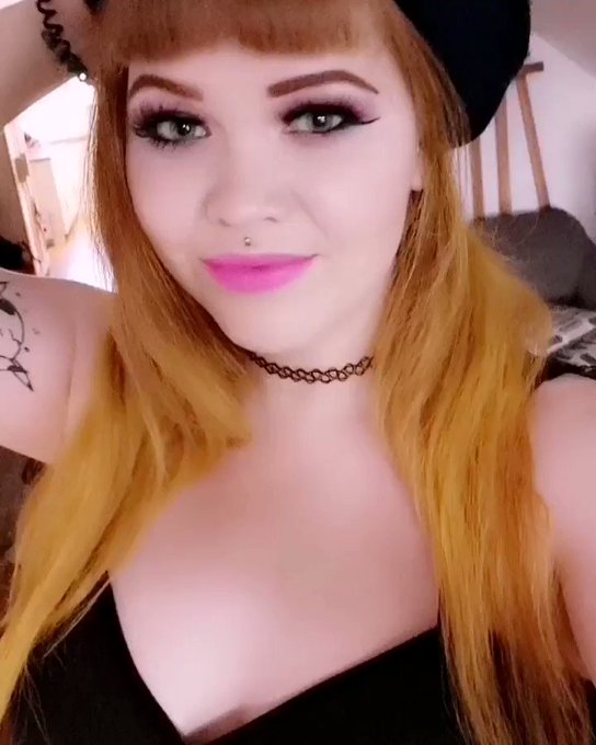 Tell me how much you want me. Beg me for my attention. https://t.co/xvMxrb4vCd