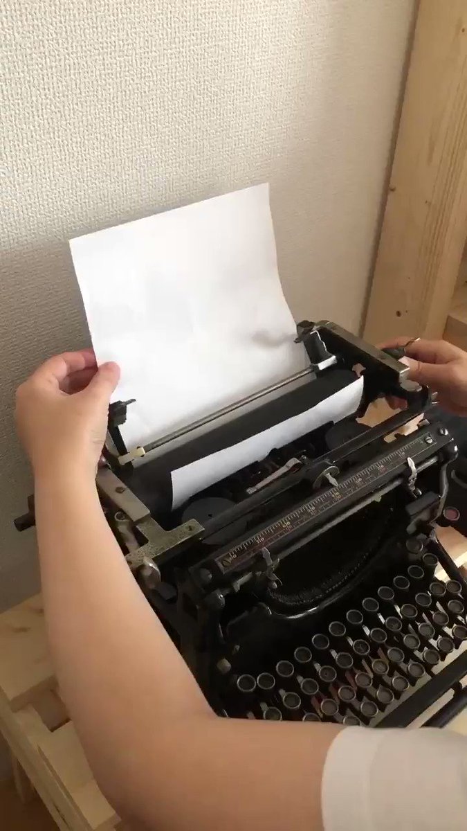 コスプレ用に購入した100年ほど前のジャンク品タイプライター 餃子屋の義兄に預けたら完璧に修理されて戻ってきた Togetter