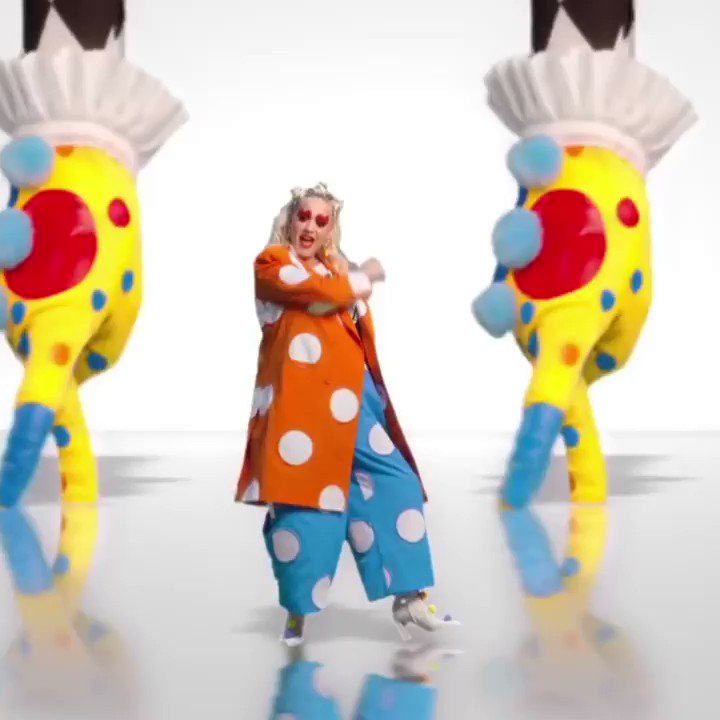 😁 #SMILE 😁 KP5 is coming and we're here for it. Watch @katyperry's newest video here → https://t.co/iC0aRHq9bi https://t.co/02oGoIM6Ga