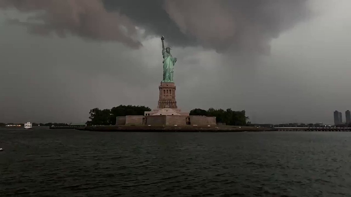 Yeah, that's not an omen or a portent or anything. https://t.co/kZO5jqm0dl