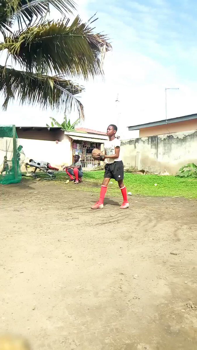 Ghana Shock Softball is introducing the FIRST Fast Pitch for girls in Ghana! @ascarborough
@juanvante
#Helpspreasoftballinthecommunities3 https://t.co/GbEPsPkDEd
