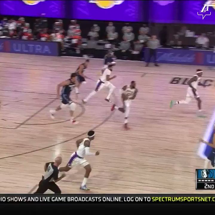 Things we've missed: Dwight finishing off oops from Bron π€
(πΊ: @SpectrumSN) https://t.co/NBYTkQUiJm