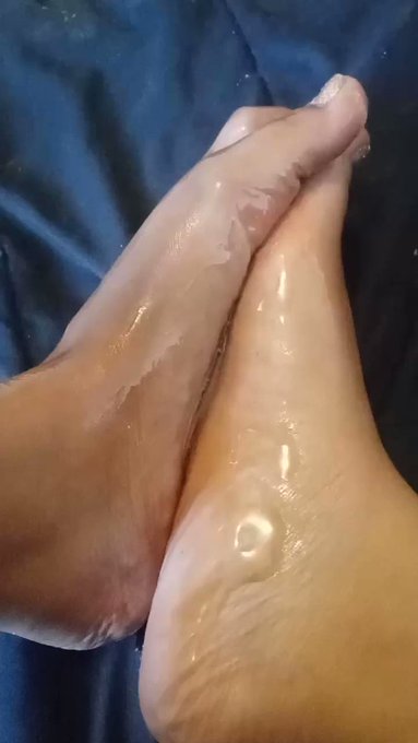 A little breakfast. Online and rt sessions available today for footworship and hypnosis. Dm or kik me<a href="/tag/breakfast"class="tags"><span>#breakfast</span></a><a href="/tag/findom"class="tags"><span>#findom</span></a><a href="/tag/hypnosis"class="tags"><span>#hypnosis</span></a><a href="/tag/cbt"class="tags"><span>#cbt</span></a><a href="/tag/feetfettis"class="tags"><span>#feetfettis</span></a>