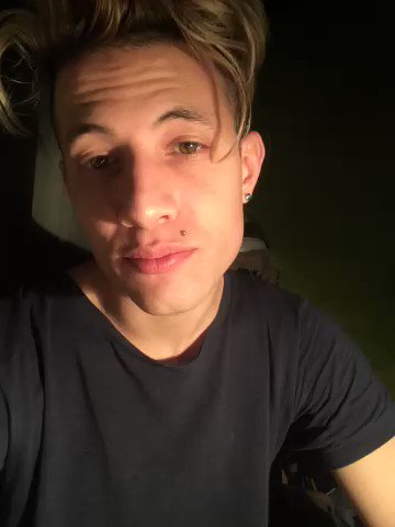 Bebes?Retweet y Agregenme ? Gracias x los 6656 Followers?
Mi último VIDEO GRATIS tocándome en la Selva