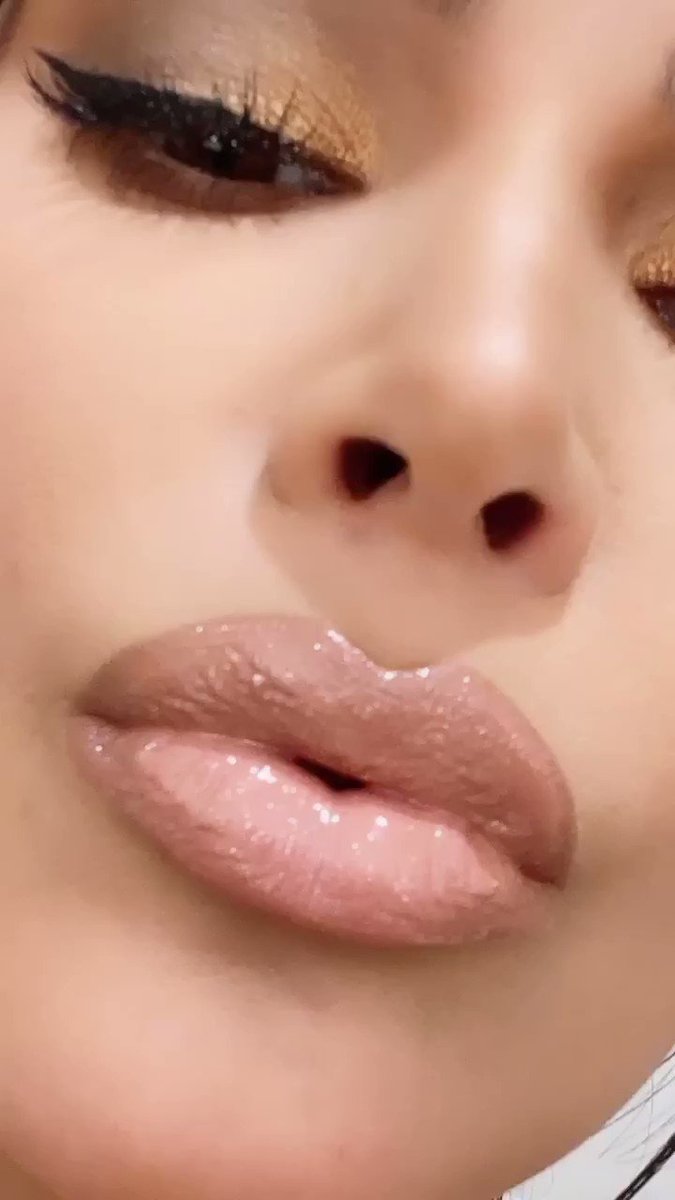 It’s #NationalLipstickDay 💋 Buy One Lipstick, Get One Gloss free. Exclusions apply @kkwbeauty Ends tonight at 11:59PM PDT https://t.co/nqNkjzqDCK https://t.co/3WD31Rre64
