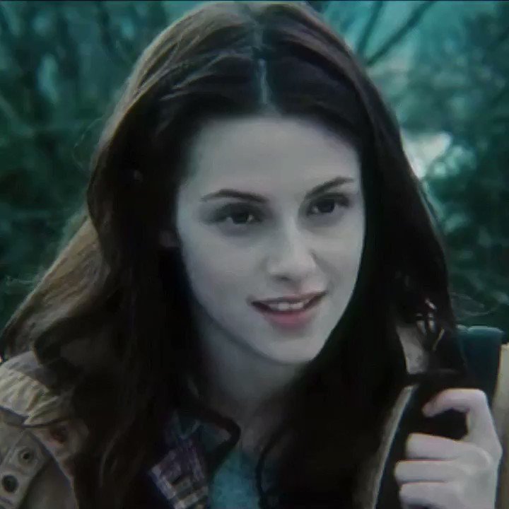 Now that it s her birthday in everyone s timezone can we please praise her? happy national bella swan day 