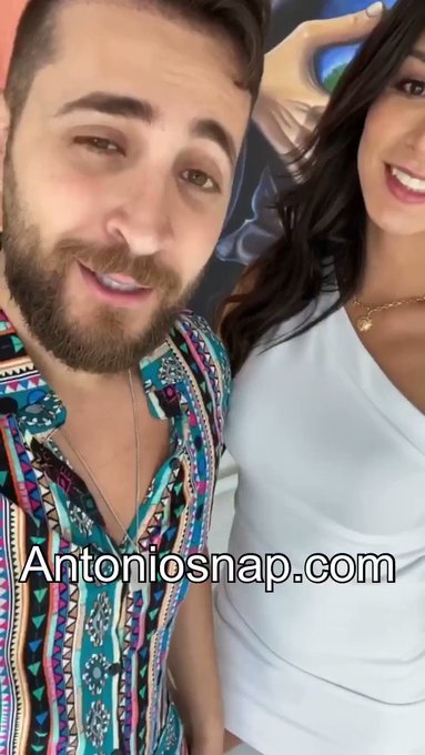 ديوث و خنيث و يحب ينتاك و يشوف زوجته تنتاك قدامه جبته و جبت ليه شيميل عشان يزغبه للديوث من خرقه و هو