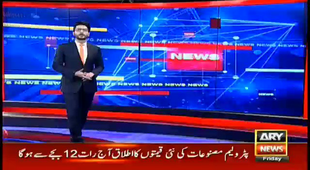 اپنی رشوت خوری کی ویڈیو دیکھ کر غلطی ماننے کی بجائے حیدر آباد کے تھانہ ہٹڑی کا ایس ایچ او اور اس کا فرنٹ مین ٹیم سرِعام پر ٹوٹ پڑے۔۔۔ الحمدللّٰہ “سرِعام” کے اس سفر نے اتنا تحمل عطاء کر دیا ہے کہ جوابی وار تک نہیں کیا بلکہ ٹیم کے باقی ارکان کو بھی روکا۔ ہمارا جواب سچ اور ثبوت ہیں https://t.co/uVFK84KRcY