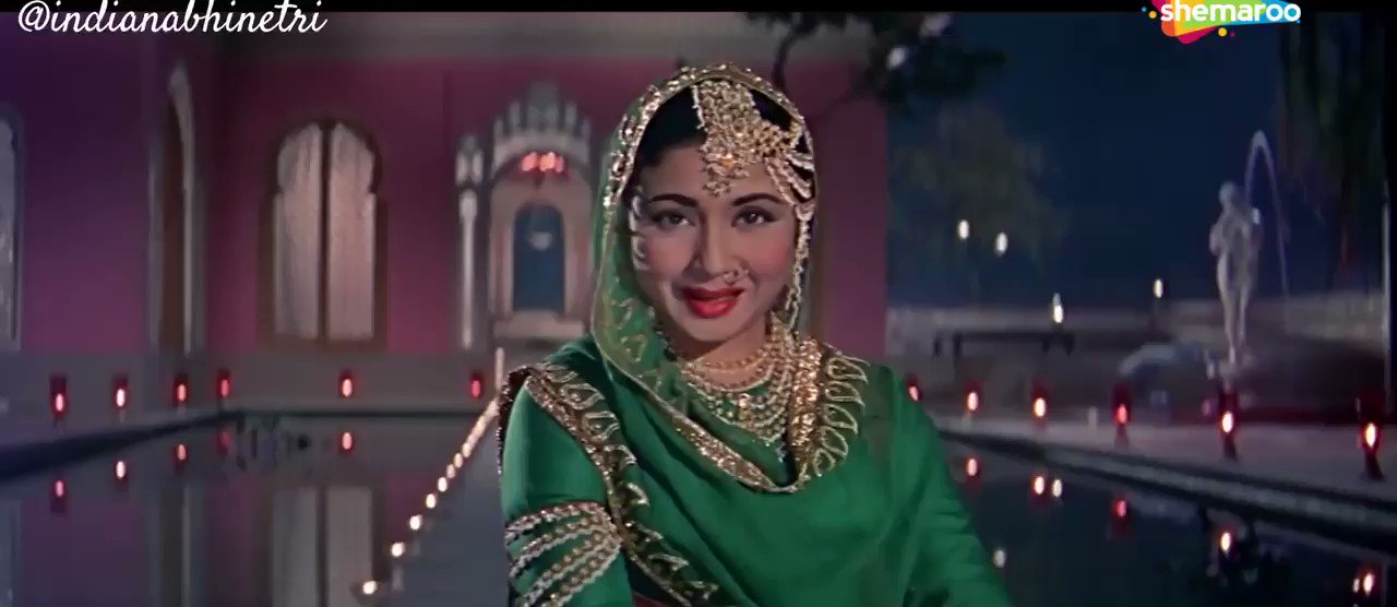 Meena Kumari in Pakeezah (Hindi, 1972)

Happy Birthday Meena Kumari 
