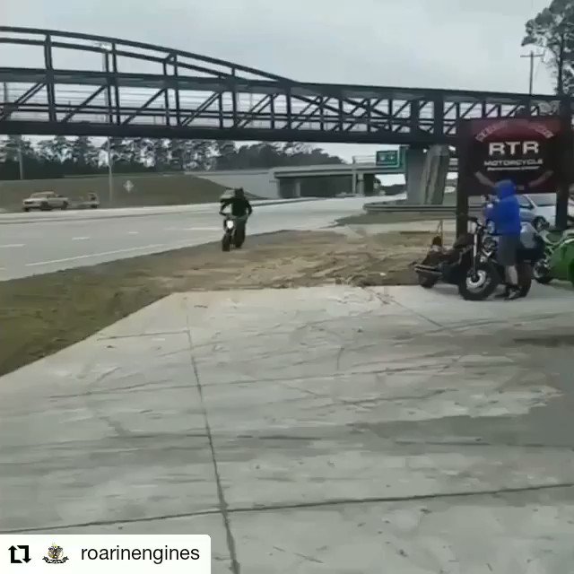 Es lunes y no solo sigue la cuarentena, sino que de nuevo no te podés juntar con nadie... Esto describe mi 2020 🙈 https://t.co/RG6Yz5UvMD