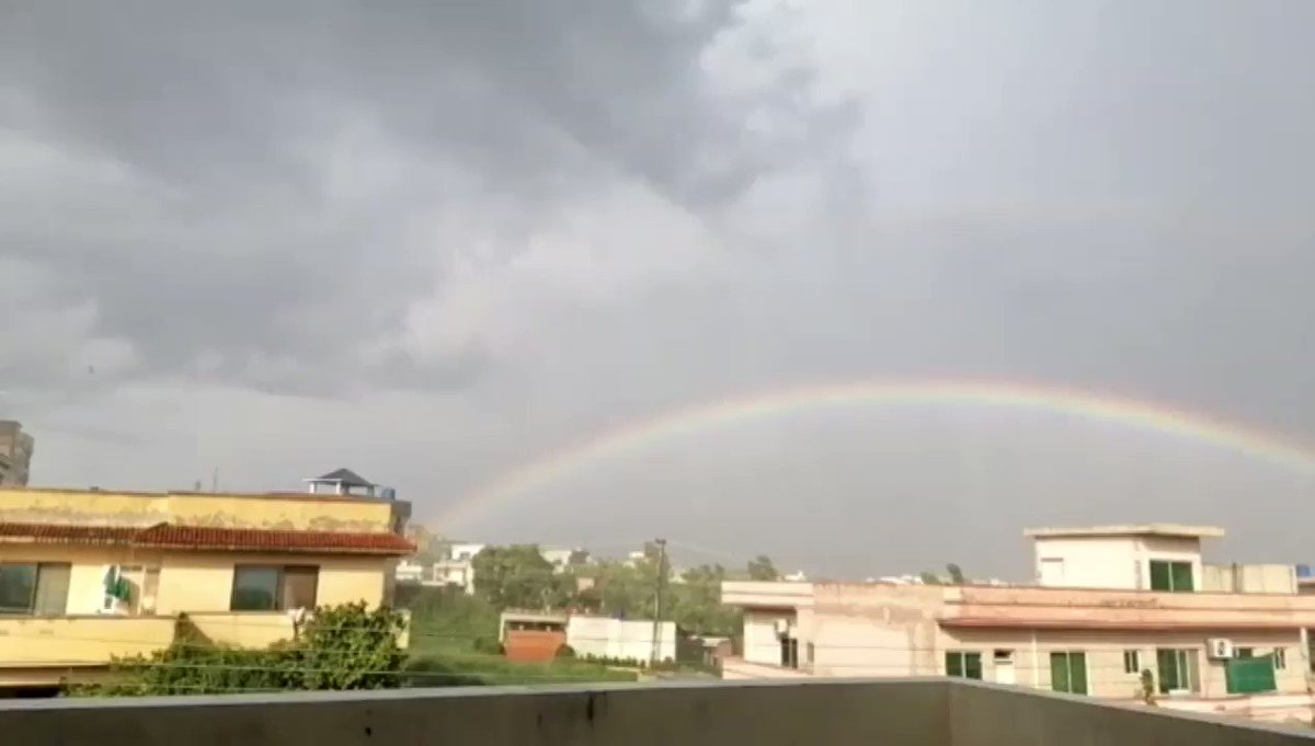 my city is like a giant piece of soul. every time a new person come here, they attach itself to it. but regardless of whenever you go after that, it travels with you. enriching you.
experience moonsoon in #Islamabad & you'll never feel like going to any other place in the world. https://t.co/0zxntgdCij