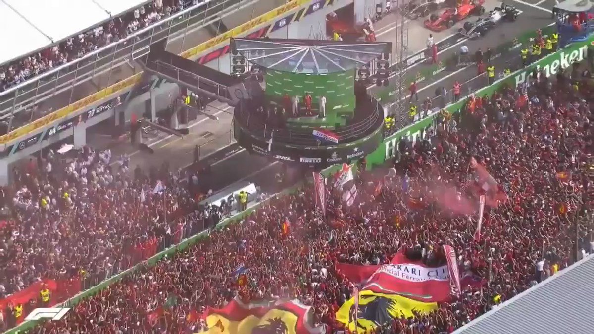 Relembrando uma festa ESPETACULAR dos tifosi no pódio em Monza após uma grande vitória de #Leclerc com a #ferrari https://t.co/kbN0zdzi8G