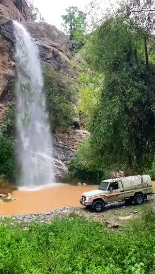 صحيفة تواصل منظر رائع لشلالات وادي لجب بعد هطول الأمطار الغزيرة على جازان اليوم جازان أمطار غزيرة