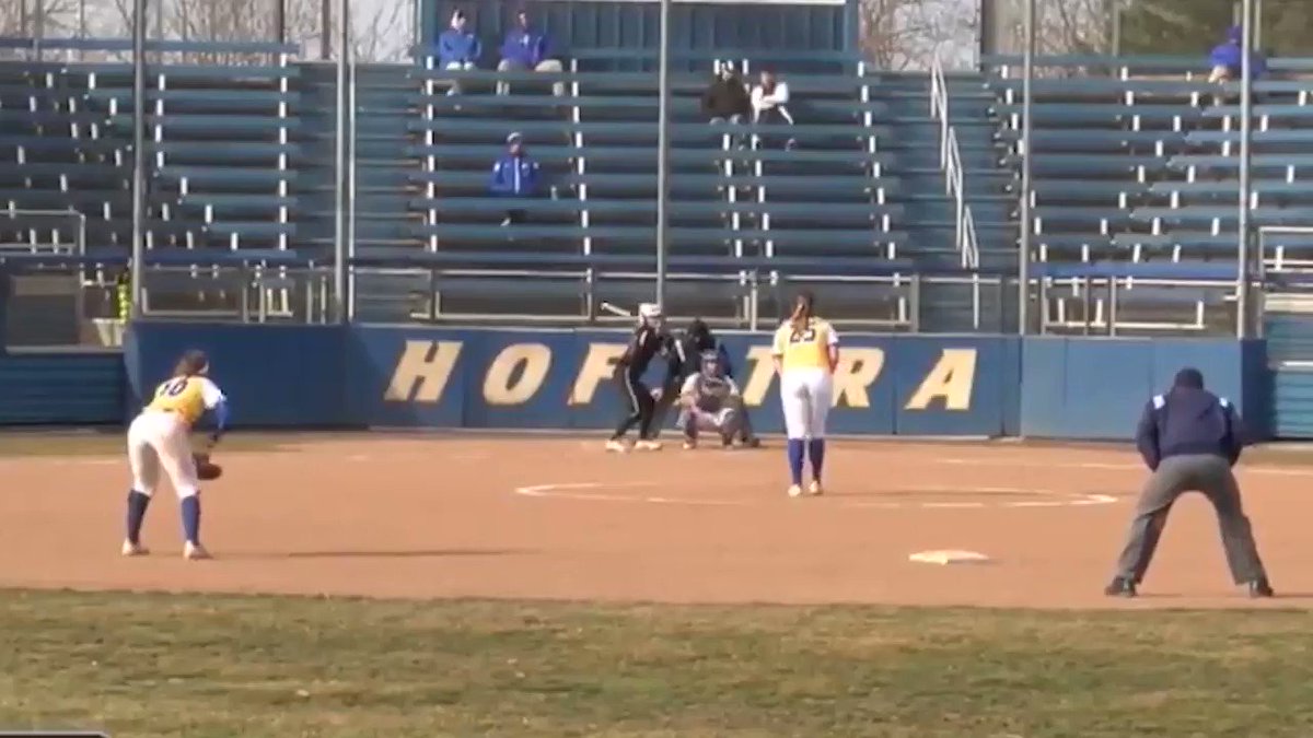 ๐ฝ๏ธ: @devyn_losco24 with the cannon behind the plate! โคต๏ธ
#RoarWithPride https://t.co/AOExciLawA