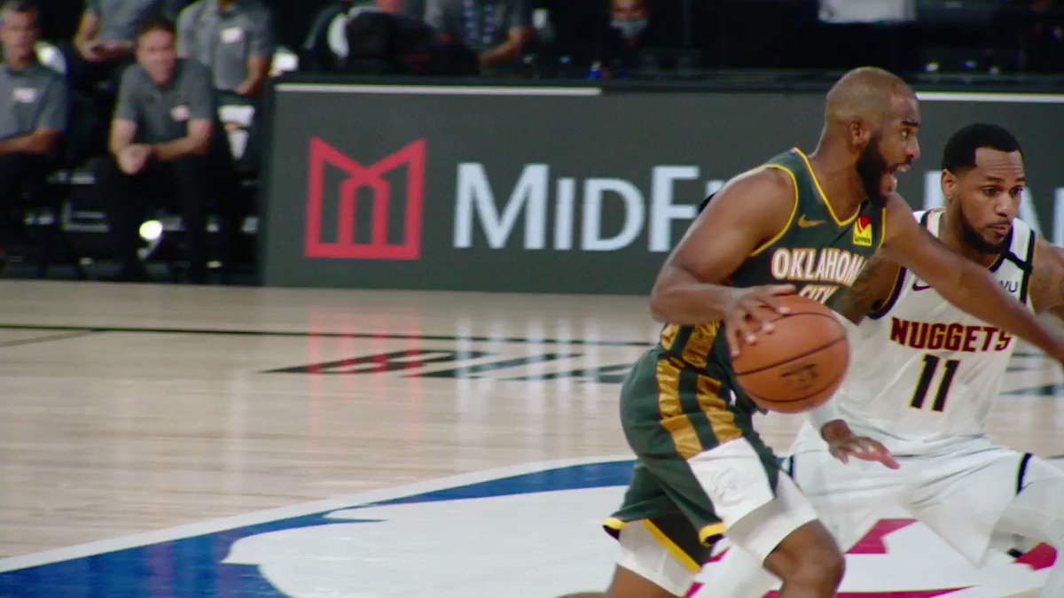CP3 👀 Gallo in #PhantomCam. https://t.co/NVgQWLbGYr