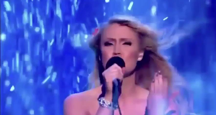 #Classic from 2011- @CamillaKerslake is pure #awesome and demonstrates how to #power thru another typical #British #August #Summersday
https://t.co/xguDZk1PoW #nevergiveup #determinationtosucceed #stunning 🌧☀️⭐️🤛🏻🌹#CoolAF https://t.co/SuYDvFqSTY