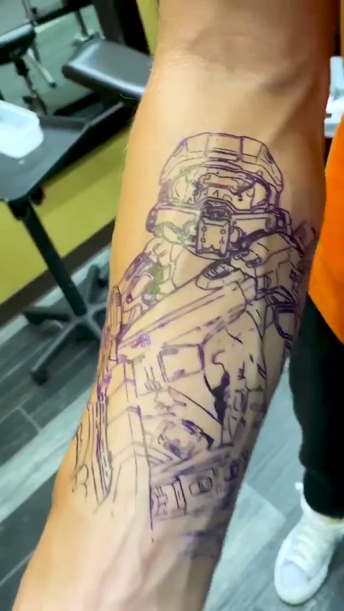 George Kittle NFL Superstar with a new Master Chief tattoo Check out his  instagram for full video Guess hes a big Halo fan  rhalo