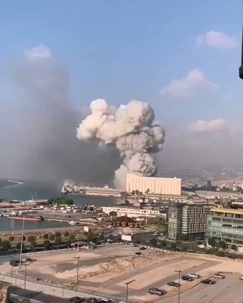 What the fuck was that?
#Beirut https://t.co/kbWHZhV138