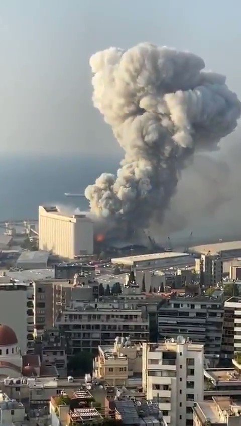 Absolutely shocking, mesmerising and terryfying visuals from #Beirut. Deepest condolences to everyone caught up with this unfurling disaster. The world need to immediately come to the aid of the people of #Lebanon. https://t.co/ruSPuY8s6b