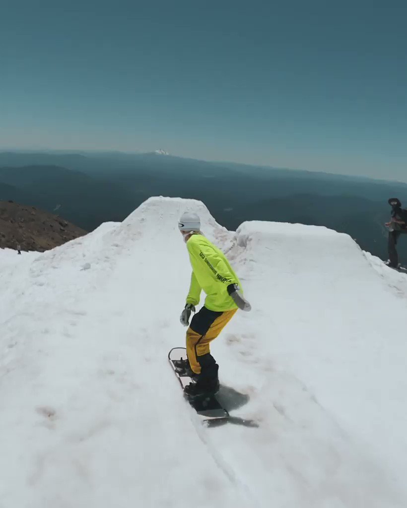 “Summer Camp” 2020 is LIVE with @sagekotsenburg, @zakhale, Dusty Henricksen, Gimbal God, and Nick Leonetti from Unknown Industries 🏔 🙌
🎬WATCH THE FULL VID: https://t.co/1xLmnYiHGt
#Snow #Snowboard #Snowboarding #GoPro #MonsterEnergyANZ https://t.co/hJx0PrSxOR