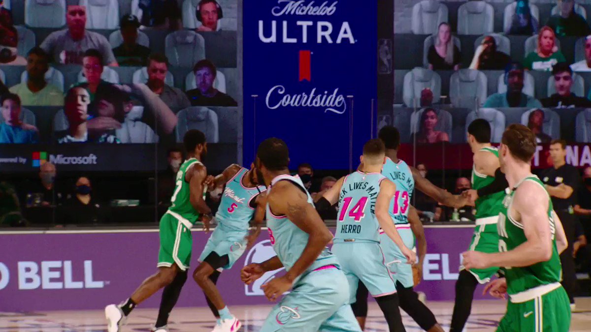 La canasta más lejana de la noche en la #nba: Kemba Walker desde su casa https://t.co/akpGuqPIRa vía @MarcaBasket #PhantomCam #WholeNewGame https://t.co/Ctrn0FgXfd