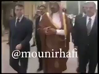 كلمة حق وانصاف بني مرفأ بيروت بأموال #مملكة_الخير_والانسانية_السعودية وفي الفيديو خادم الحرمين الشريفين الملك سلمان بن عبدالعزيز -حفظه الله ورعاه- مع المرحوم الشهيد رفيق الحريري اثناء تقييم التمويل..
السعودية نهجها الاعمار وايران نهجها الدمار
#شكرا_مملكة_الخير_والانسانية https://t.co/fjrWbQ1PBG