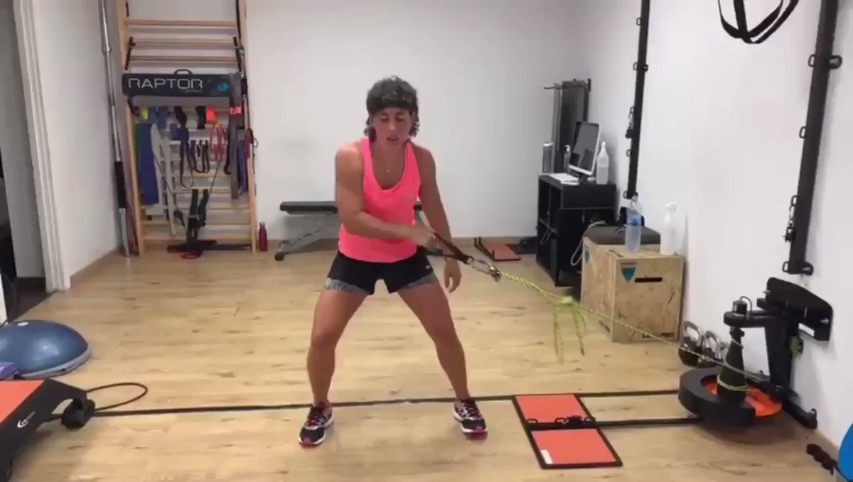 Daily exercise and healthy habits keep me fit. 💪🏻😉
La importancia de hacer ejercicio diario y tener hábitos saludables. 🍏🏋🏻♂️ https://t.co/z6YrW0wUJJ
