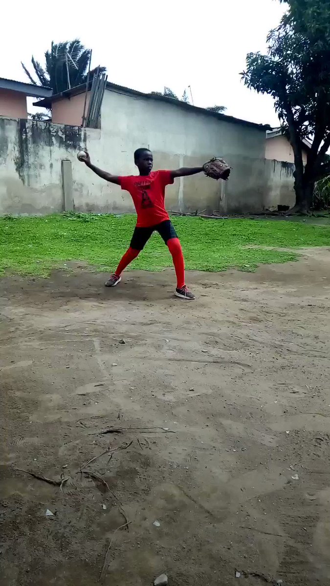 Samuela is hoping to make the best of throws during softball practice.
I feel she needs encouragement to improve on her performance.
@juanvante @14uGloryNaudin @PlayMSP @GoldDfw @catch_marissa @OutoftheBox_Pod
#Helpspreadsoftballinthecommunities3 https://t.co/DsuqEBzDbl