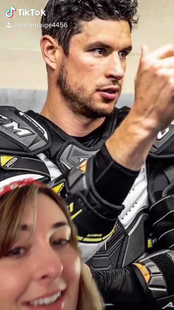 Happy birthday to the fattest ass in the game sidney crosby  